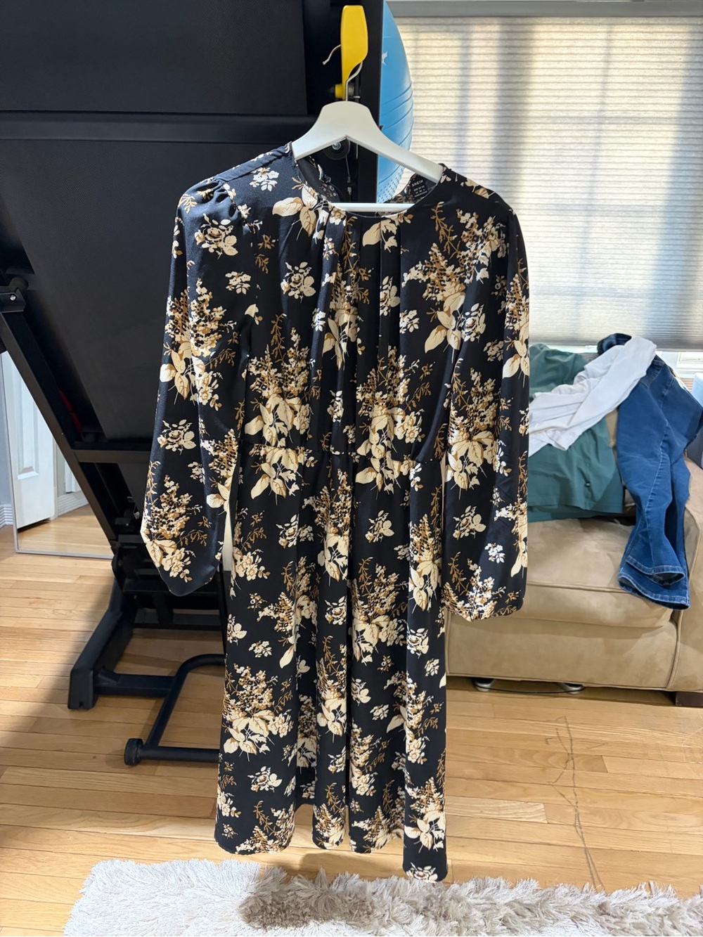 Black Floral Long-Sleeve Midi Dress - Elegant Neutral Blooms